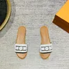 Designer Classique Pantoufles Plates Sandale En Cuir PU Top Qualité Lettre Impression Sandales D'été Résistant À L'usure En Plein Air Tongs Mode Femmes Plage Éraflures Pantoufle