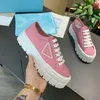 2022 mujeres zapatos casuales plataforma zapatillas de deporte al aire libre corredor azul entrenador luz suela de goma múltiples colores rosa negro moda fiesta zapatos tamaño 35-41