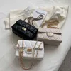 Вышивая нить небольшие пакеты с кожаным поперечным телевизором для женщин 2022 Хит женский роскошный брендовый брендовый трендовый цепь сумочки на плечах G220607