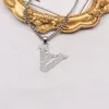 Moda damska 18K pozłacane projektant metalowe naszyjniki Choker Chain kryształ Rhinestone marka wisiorki w kształcie liter naszyjnik sweter biżuteria ślubna akcesoria