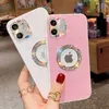 Camera Lens Diamond Crystal Bling Bling Leather Cuir Soft Téléphone Soft Phone pour iPhone 13 12 11 Pro Max xs XR 7 8 Plus SE Couverture de luxe Jield Designer Fashion Girls Cover Cover