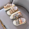 Kinder Segeltuchschuhe Kinder Designer Plaid Baby Walkers Schuhe Jungen Mädchen leichte weiche rutschfeste Casual Sneakers Bequem und weich