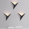 Lampade da parete moderne a forma di triangolo minimalista in stile nordico Luci da soggiorno per interni 3W AC85-265V Illuminazione sempliceParete