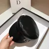 Berets Designer Brand Rhinestons رسالة عسكرية قبعة النساء الجلدية الجلدية البحرية كاب غير رسمية إنترنت مشاهير قبع