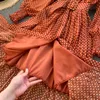 Lente en zomer Franse vintage maxi -jurk 2022 SUNDRESS DAMES Lange mouw Orange Polka Dot Chiffon geplooide jurken Femme Robe