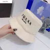 2022 Zima nowa designerska kapelusz kobieta wełna haftowa haftowane czapki eleganckie Y220809