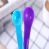 Spot colorato misurino addensato anello appeso utensili da forno in plastica a cinque pezzi cucchiaio dosatore per condimento per latte in polvere a doppia scala