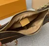 Tasarımcı Yarım Ay Omuz Çantaları Kadın Çanta Vintage Metal Zinciri Under Emfil Çanta Baskılı fermuar Crossbody Çanta Yüksek Kaliteli Klasik Çantalar Cüzdan