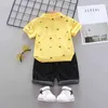 Summer Baby Short Sleeve Polo Shirt + Shorts Cartoon Car Print Clothing Kids Suit Cotton Lapel Boy Suit för 0-3 år gammal G220509