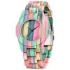 腕時計ファッションカラーフルウッドウォッチパーソナリティレディースエレガントな絶妙な木製時計女性ギフトガールフレンドライストウォッチ