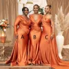 African Orange Red V Neck Plus Size Mermaid Mermaid Dresses Vestres Nigeria Girls Ruched Satin Wedding Vestido de convidado sexy Longa dama de honra BC11919