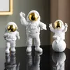 3PC宇宙飛行士の装飾アクションフィギュアとムーンホーム樹脂彫像室室オフィスデスクトッププレゼンツボーイギフト220628