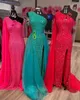 Cekiny Lady Pageant Dresses 2022 Suknia Jednorożna Prom Ramię Eleganckie Kobiety Formalna Suknia Wieczorowa Szata De Soiree z pociągiem Wysoka szczelina Lace-up Back Blue Green Pink Red