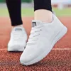 Mulheres sapatos casuais moda a malha de caminhada respirável Sapatos planos tênis tênis tenis feminino sapatos brancos vulcanizados 220816