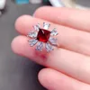 Bröllopsringar utsökta silverfärgbandet Ring Fantastisk röd zirkonkristall enkel blomma öppen kvinnlig vintage smycken rita22
