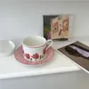 Чашки блюдцы INS Стиль ретро -керамическая тарелка для девочки Сердце Сердце послеобеденная чашка и блюдца, набор кофейная чашка для завтрака для завтрака