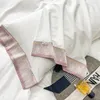 Düz renkli nakış yatak seti lüks 4pcs% 100 pamuk beyaz ev tekstil yorgan kapak düz sayfa yatak örtüsü yastık kılıfları otel yatak yatağı Kral kraliçe boyutu