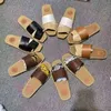 2022 Yaz Moda Düz Dipli Roman Plaj Terlikleri Giyin Çok yönlü flip floplar kaymaz gündelik işlemeli sandaletler kadınlar