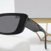 Marke Outlet Heiße Designerin Sonnenbrille für Männer Frauen großer quadratischer Rahmen UV400 Polaroid -Linsen Mode Eyewear Travel Beach Island Glass D 311h