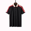 Diseñador para hombre Polos de negocios básicos Camiseta Moda Francia Marca Camisetas para hombres Brazaletes bordados Letra Insignias Polo Camisa pantalones cortos