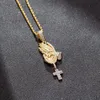 Hip Hop Messing Iced Out Micro Pave CZ betende Hände Kreuz Anhänger Halskette Charme für Männer Frauen