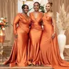 Custom Made Orange Satin Mermaid Druhna Sukienki z długim rękawem V Neck Ruched Satin Wedding Guest Gown Nigeria Girls Summer Party Szlaki