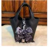 Brand de moda de moda de luxo feminino Design de couro Bucket de grande capacidade Tote Casual Lichchee Saco de ombro 2022