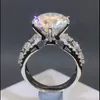Cluster-Ringe Weißgold 1 2 3 5 runder Moissanit-Diamantring für Frauen, Hochzeit, Party, Jahrestag, Verlobung, elegant, hohler OutCluster