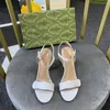 Couro de salto médio senhoras sandálias chinelos designer moda apartamentos tornozelo fivela sola de borracha mules verão praia sexy sapatos de casamento 34-40