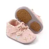 Bébé nouveau-né bébé fille semelle souple toile landau chaussures formateurs brodés premiers marcheurs 0-18 mois