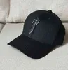 Le chapeau Trapstar bai cheng convient aux casquettes pour adultes et aux casquettes de baseball en filet de différentes tailles.6819791