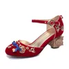 2022 scarpe eleganti da donna in vera pelle da donna 5CM in metallo tacchi alti chuckly diamante Punta tonda fibbia per festa nuziale Cinturino papillon Fiore 3D Retro Mary Jane Velour