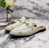 2022 Designer Mules tofflor Kvinnor Loafers äkta lädersandaler Buckle Luxury Casual Shoes Horsebit Half Drag Princetown Metal Chain2rn8#