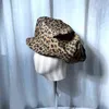 Японская ретро -леопардовая принцип восьмиугольная шляпа женская весна и летняя ниша.