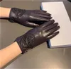 Vrouwen Winter Vijf Vingerhandschoenen Kant Decoratieve Gepersonaliseerde Handschoenen Outdoor Activiteiten Warme handschoen