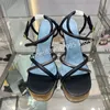 Projektantka 2022 Damskie luksusowe sandały skórzane trampki z wstążkami skrzyżowanymi z kryształowym wzorem blaskowym Zamknięcie klamry rozmiar 35-42