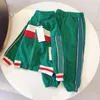 Set di abbigliamento per bambini per bambini ragazzi abiti a due pezzi Lettere di moda per lettere con cerniera con cerniera Top pantaloni casuali per abbigliamento sportivo Se3530071