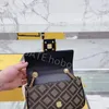 Designer di lusso Borsa sotto le ascelle a doppia catena Borsa da sera con lettera semplice da donna Moda Donna Borsa cross bady Portafogli Porta carte di credito principale Pochette a spalla femminile