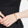 Låst Gold Armband Womens Designer Armband Pearl Pendants Woman Jewelry Chains Luxurys Designers Armband Bangle Links Letter2936004