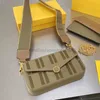 Damenquadrat Messengerbeutel Qualität Goldkette Crossbody Handtaschenklappe Buchstabe Brieftasche Multi -Farbe große Kapazität Drei -teilige Set Set
