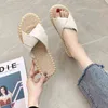 Kvinnor Summer Slippare utomhus Casual Beach Sandaler Kvinnliga fashionabla platt botten Lata gravida kvinnor skor Sandaler J220716