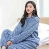 Coral Fleece Pyjamas Set Women Thick Warm Flanell Nightwear Round Neck Female Pyjamas Lång ärm Full Pants Homewear L220803