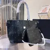 Moda totses çanta kadın Çanta Tasarımcısı Mektup Baskı Tarzı Omuz Çantası Yüksek Kaliteli Fermuar Versiyonu Alışveriş Çantaları