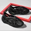 Zapatos con agujeros de coco para niños, sandalias para niñas, verano para niños medianos y grandes, ahuecan los pies para niñas pequeñas en el fondo suave GH