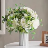 Bouquet de fleurs artificielles de rose blanche Bouquet de soie de haute qualité décoration de mariage en plastique Fake Flower Table Centres de table G220423