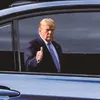 2024 Wybory Trump Naklejki Samochodowe Naklejki Śmieszne Baner Flagi Lewy Prawe okno Odklej Off Wodoodporna Naklejka PVC Party Dostawy GWWE13802
