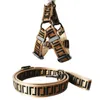 FF Colliers et Laisses pour Chiens de Luxe Ensemble de Laisses pour Chiens de Designer Ceintures de Sécurité Collier pour Animaux de Compagnie et Chaîne pour Animaux de Compagnie avec pour Petits Moyens Grands Chiens Chat Chihuahua Caniche Carlin Marron