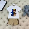 designer bambini t-shirt bianche pantaloncini set estate cotone stampa t-shirt manica corta marca vestiti per bambini logo casual ragazzi tuta di lusso 2 pezzi vestito 5A vestiti