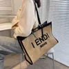 2022 Fabriksrabatter Stor kapacitet Straw Bag Kvinnors Vår och Summer Beach Vacation Shoulder Fashion Commuter Tote Bag