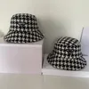 Cappello da sole a secchiello Donna Uomo Cappelli a tesa larga Luxurys Designer Cappelli Cappelli Uomo Bonnet Beanie Cappello estivo Cappello montato cappello camionista Lettera F caps Sgei